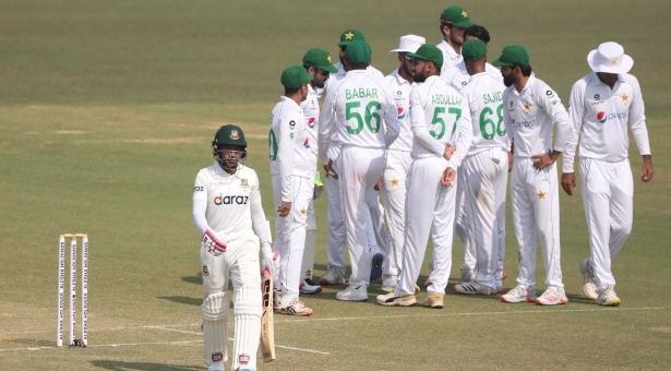 দারুণ সূচনার দিনটি অস্বস্তিতে শেষ