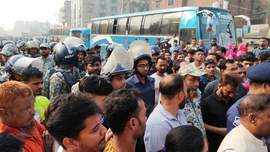Workers block Dhaka-M'singh highway demanding factory reopening