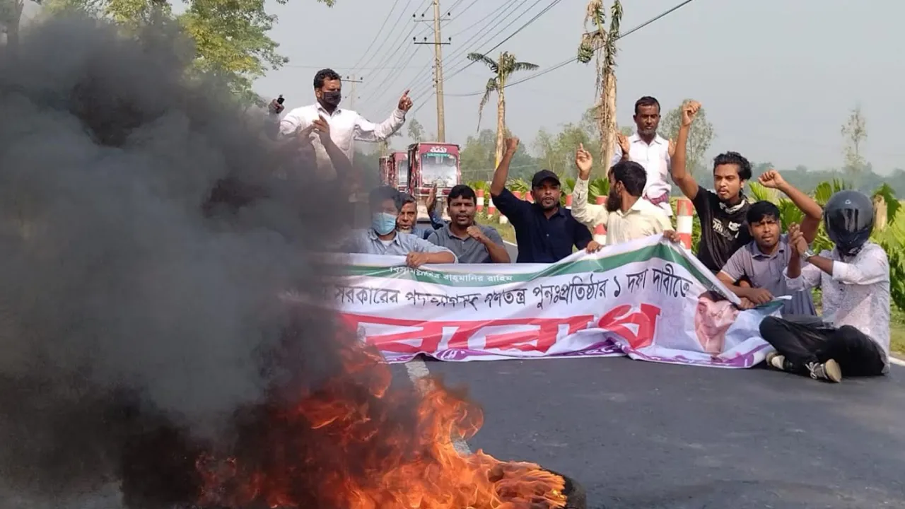একদিন বিরতি দিয়ে বৃহস্পতিবার পর্যন্ত অবরোধ চালিয়ে যাবে বিএনপি