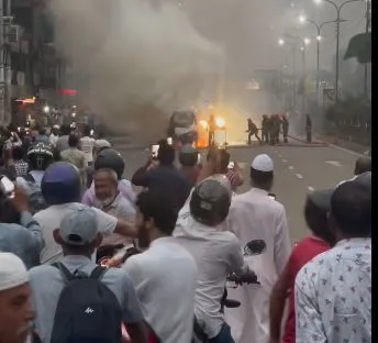 বনানীতে হঠাৎ অ্যাম্বুলেন্সে আগুন