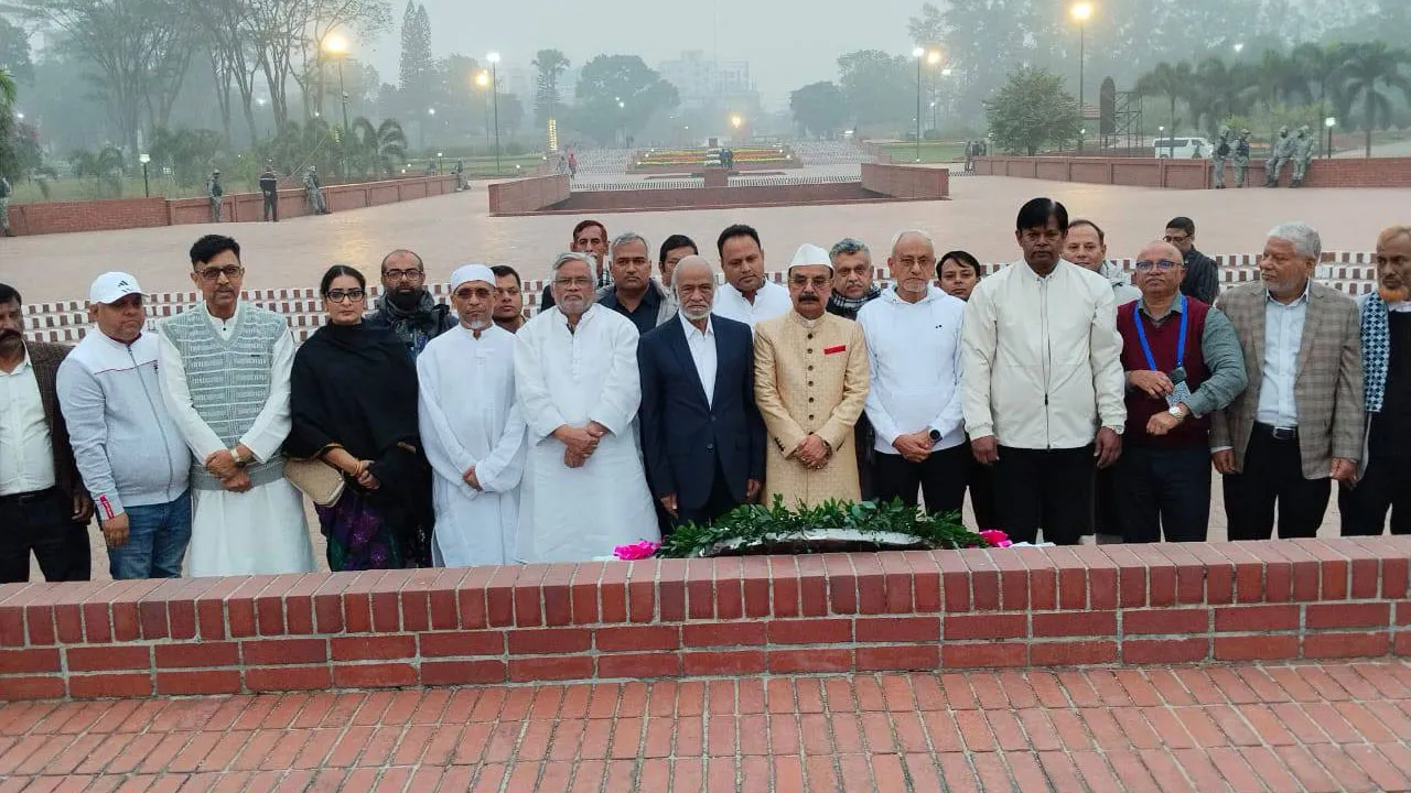 নিয়মের স্বার্থে তারেক রহমানের পক্ষে স্মৃতিসৌধে নেতাদের শ্রদ্ধা