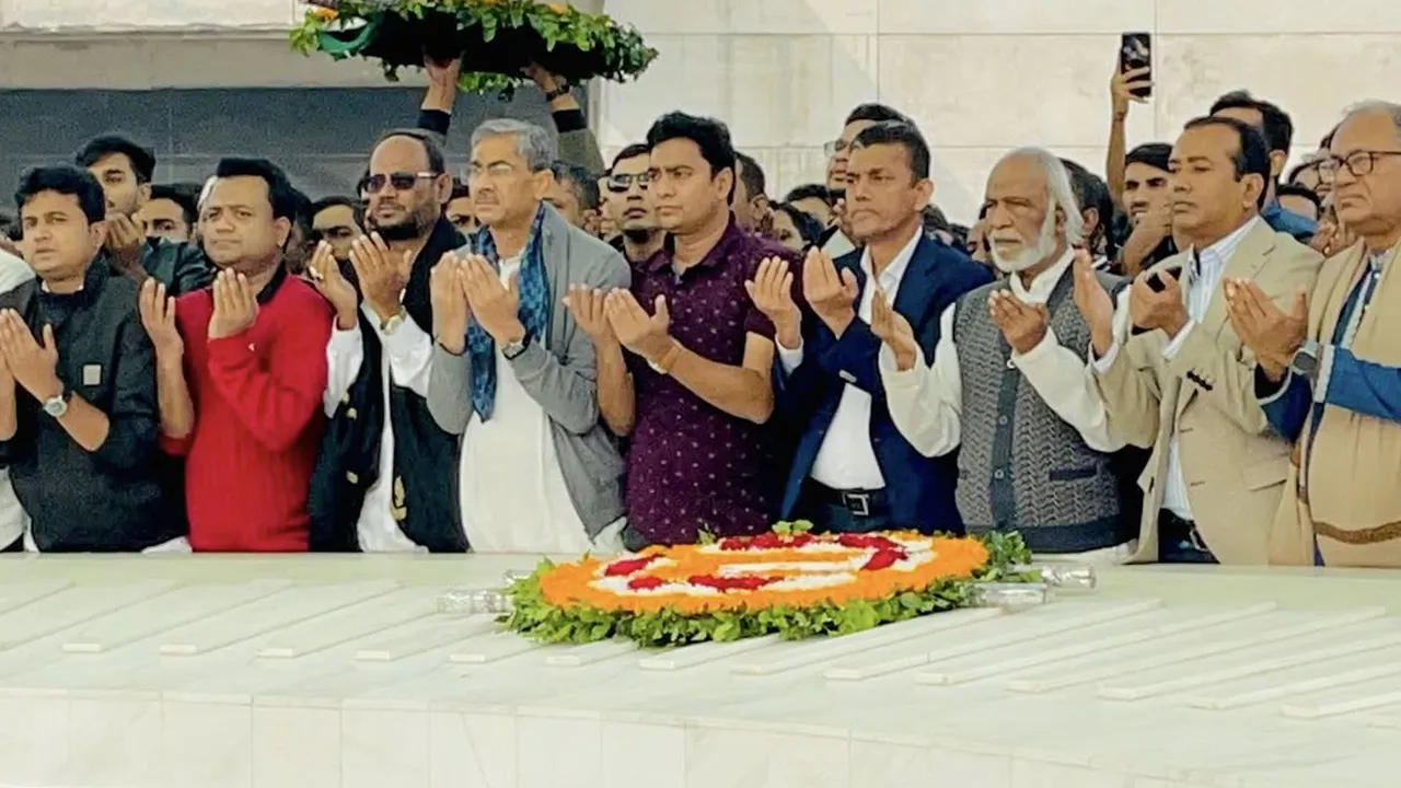 শিবিরের কাউন্সিল পাতানো এবং নাটকপূর্ণ