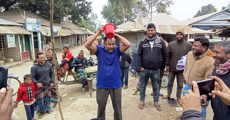 দুধ দিয়ে গোসল করে দল ছাড়লেন বিএনপি নেতা