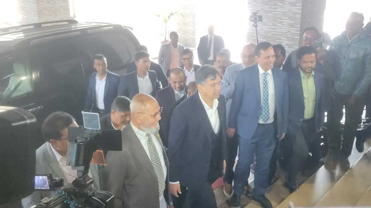 সিইসির সঙ্গে বৈঠক করতে নির্বাচন ভবনে বিএনপির প্রতিনিধিদল