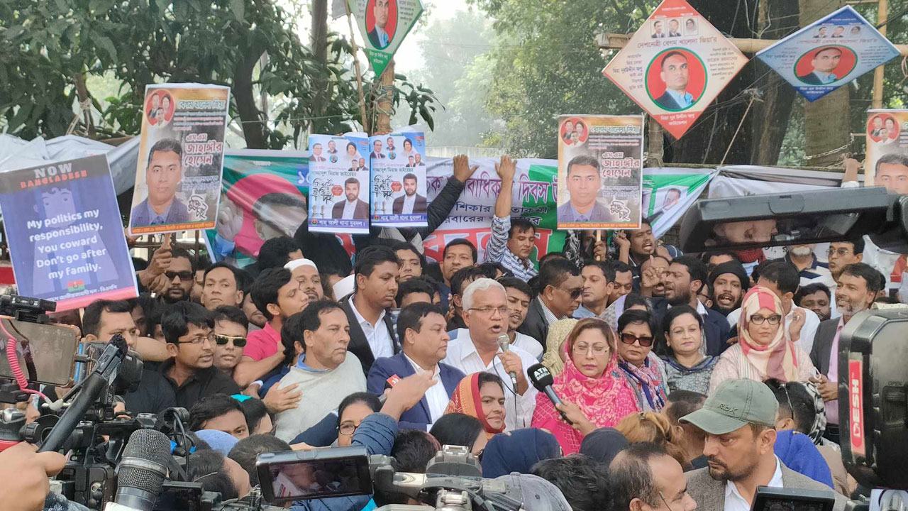 সরকার নিজেদের লোক দাঁড় করিয়ে নির্বাচন অংশগ্রহমূলক দেখাতে চাইছে