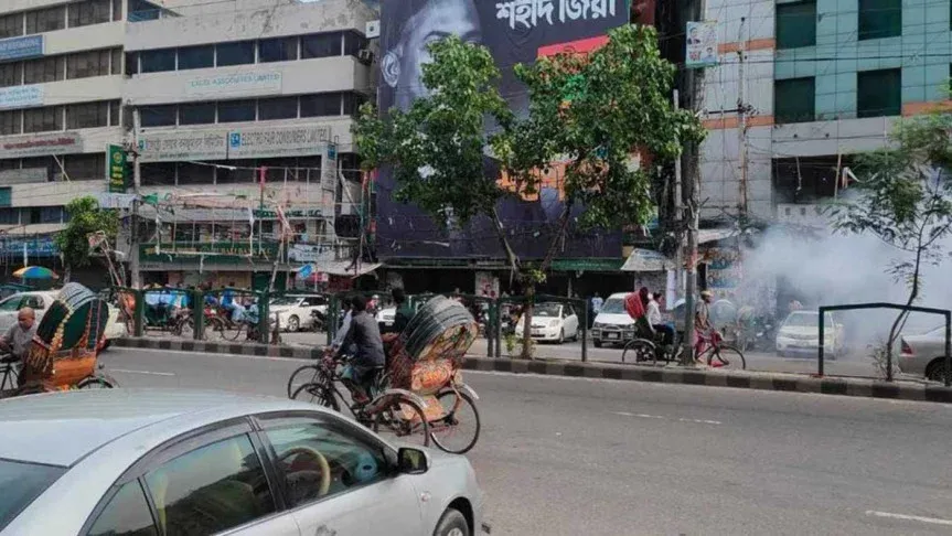 বিএনপির কেন্দ্রীয় কার্যালয়ের সামনে ককটেল বিস্ফোরণ