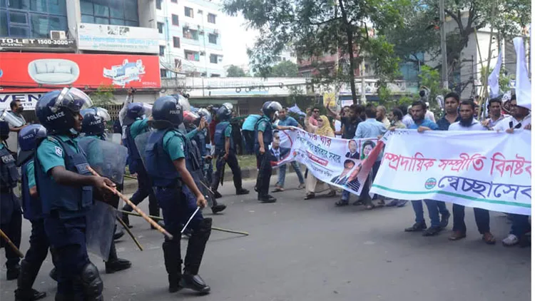 নয়াপল্টনে পুলিশের সঙ্গে সংঘর্ষের মামলার প্রতিবেদন পেছাল