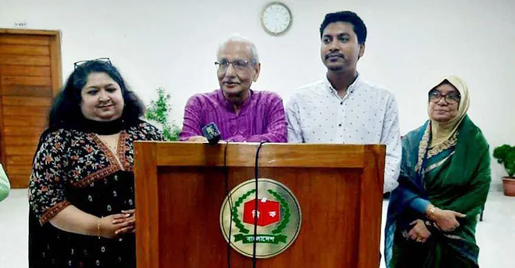 রাজনৈতিক দলগুলোর সঙ্গে মতবিনিময়ের প্রয়োজন নেই: বদিউল আলম