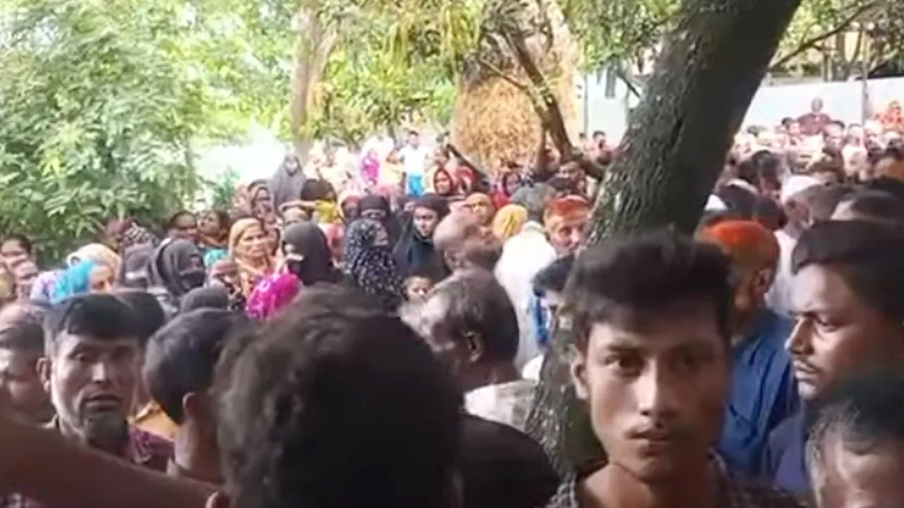 বগুড়ায় প্রবাসীর স্ত্রী ও ছেলেকে কুপিয়ে হত্যা