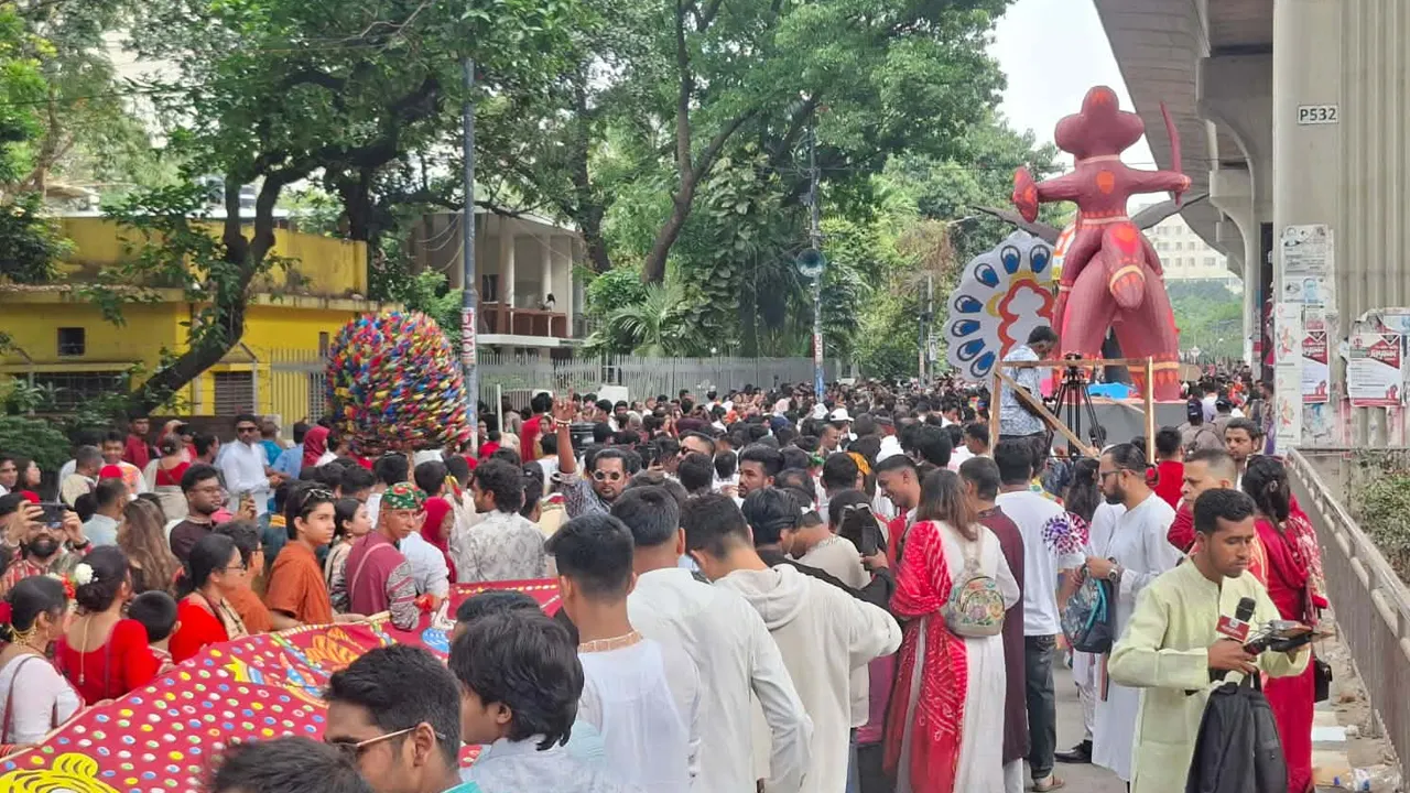 চারুকলা থেকে শুরু ‘বৈশাখী শোভাযাত্রা’