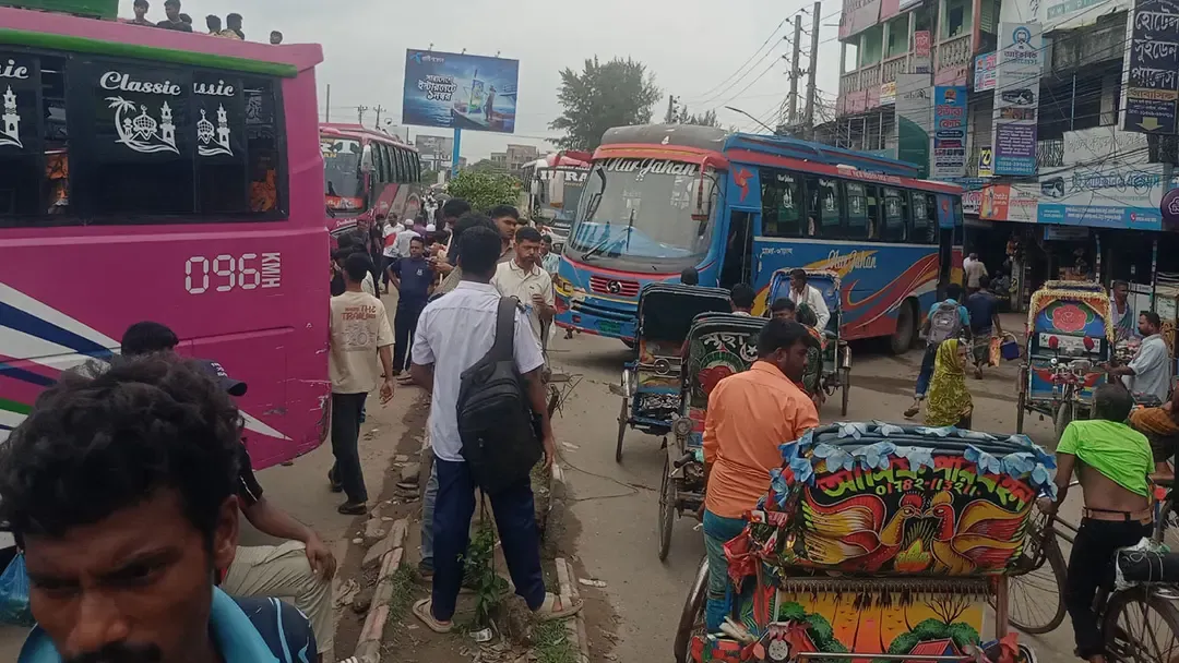 বরিশাল থেকে সব ধরনের যান চলাচল বন্ধ