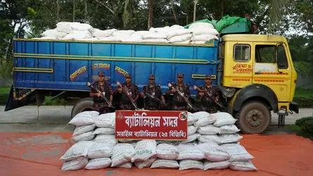 ভারতে পাচারের চেষ্টাকালে ২৪ টন সার উদ্ধার