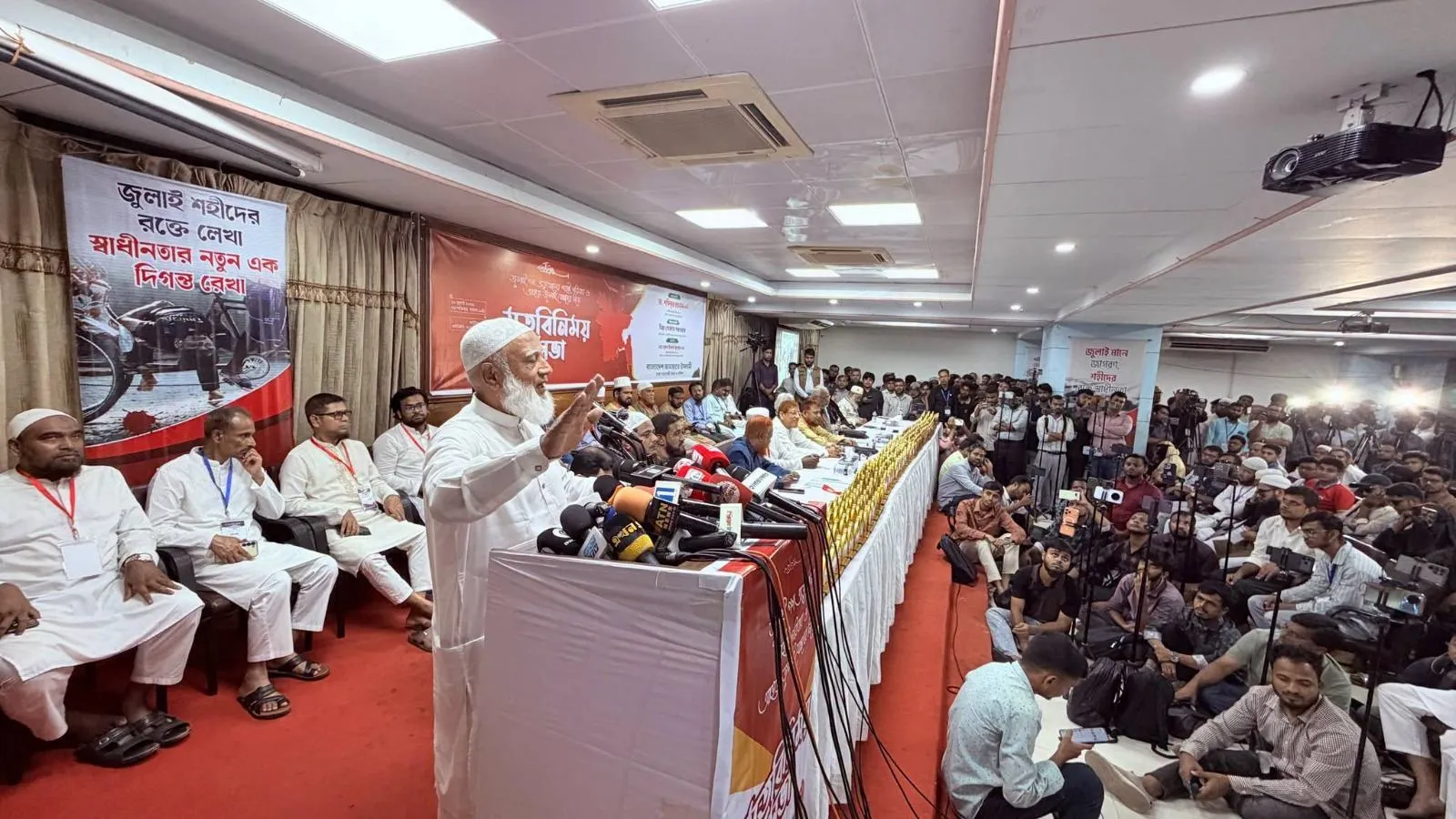 জুলাইযোদ্ধারা ক্ষমতার পরিবর্তন নয়, সিস্টেমের পরিবর্তন চেয়েছে