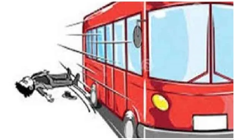 বাস থেকে যাত্রী ফেলে হত্যা, কন্ট্রাকটর পলাতক