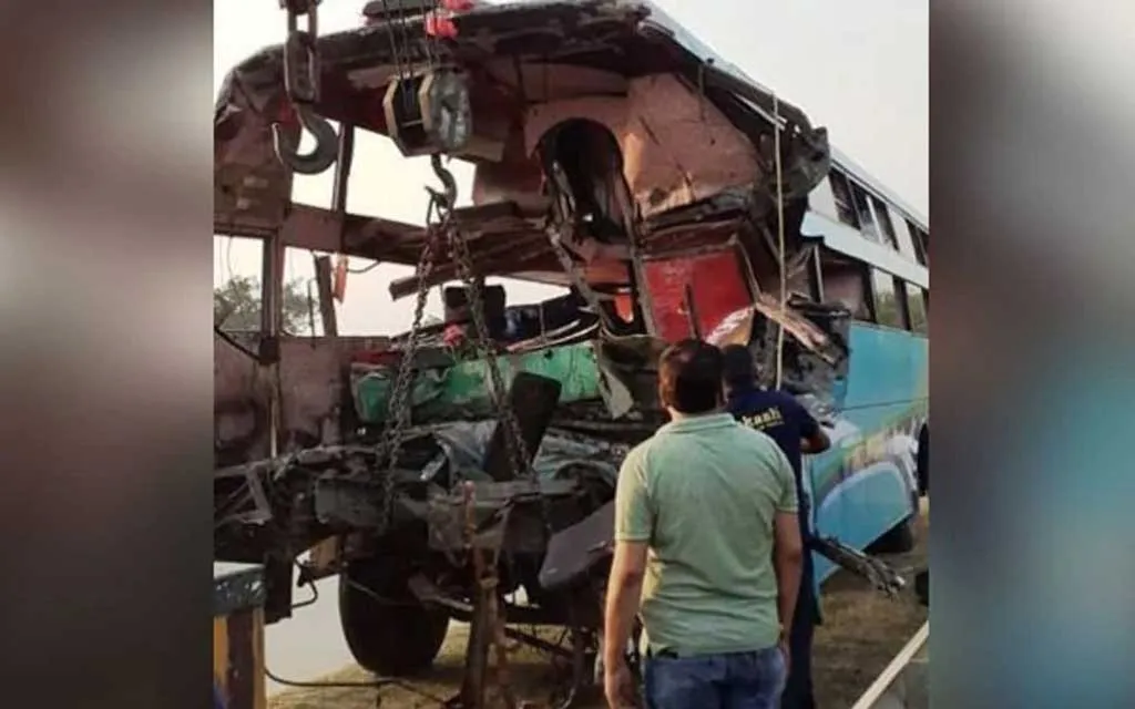 ভারতে বাস দুর্ঘটনায় নিহত ৮