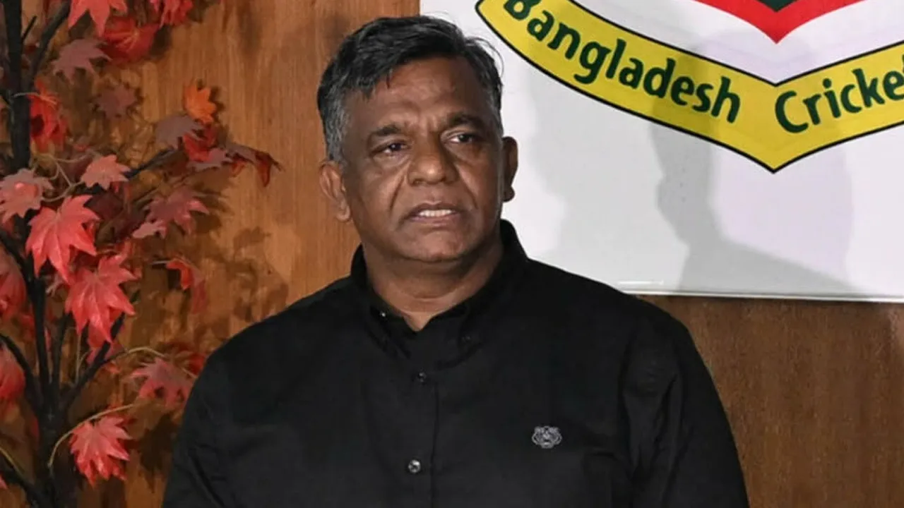 দেশে ফিরেছেন বিসিবি সভাপতি আমিনুল ইসলাম বুলবুল