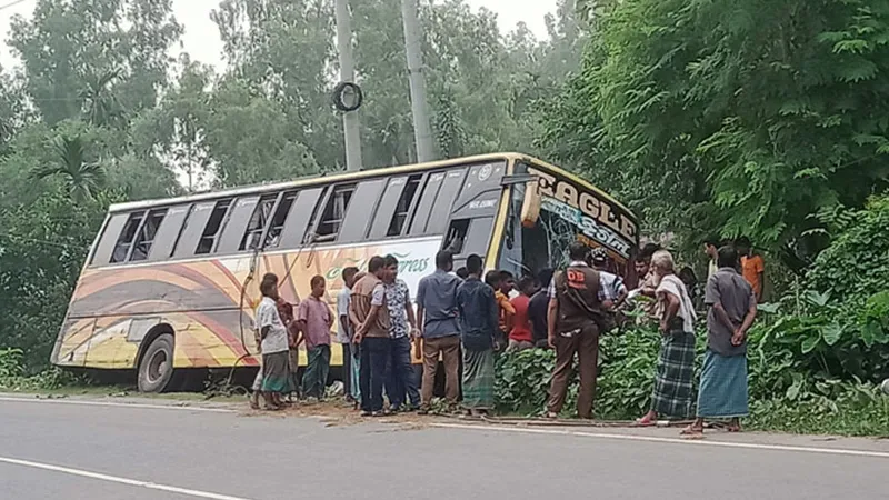 চলন্ত বাসে ডাকাতি-গণধর্ষণের ঘটনায় গ্রেপ্তার আরও ২