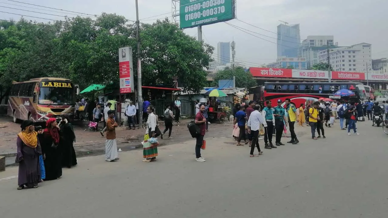 স্বস্তিতেই ঢাকায় ফিরছে মানুষ