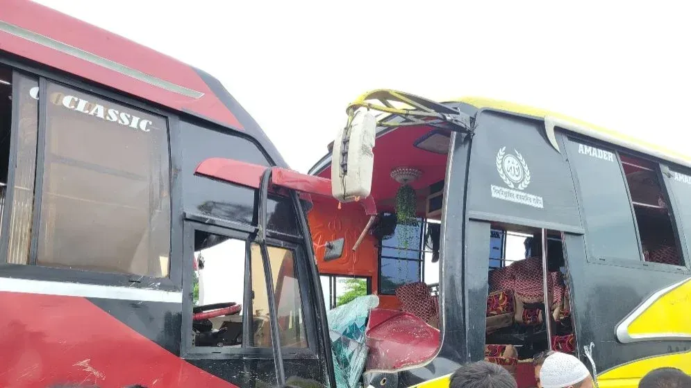 ময়মনসিংহে ভয়াবহ বাস দুর্ঘটনা, নিহত ৩