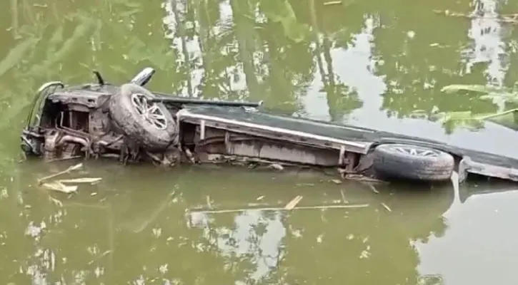 মাইক্রোবাস চাপায় প্রাণ গেল ৪ শিশুর