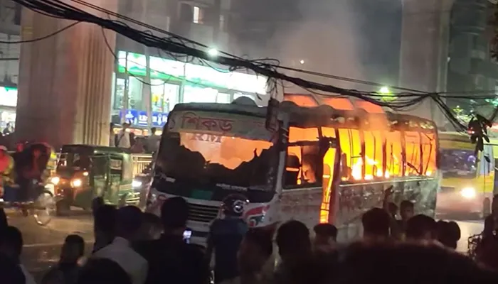 ৪৮ ঘণ্টার অবরোধে পুড়ল ৩১ যানবাহন: ফায়ার সার্ভিস