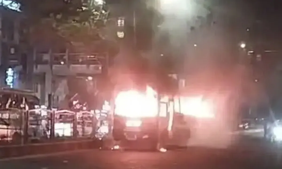 Bus catches fire in Dhanmondi