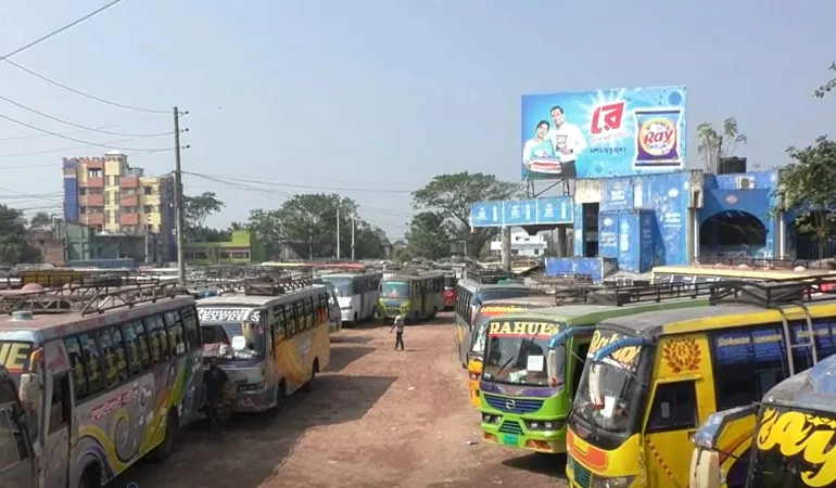 বাগেরহাটে সব ধরনের বাস চলাচল বন্ধ, ভোগান্তিতে সাধারণ যাত্রীরা
