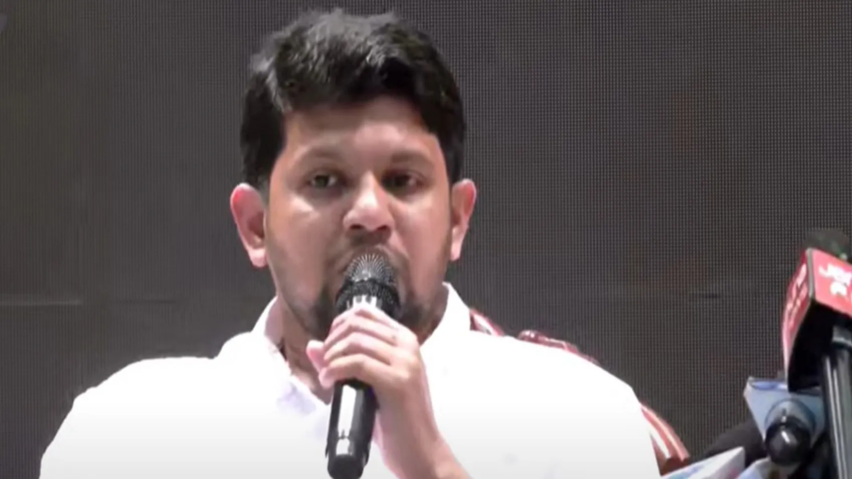 শিক্ষার্থীদের আন্দোলন নিয়ে যে বার্তা দিলেন উপদেষ্টা মাহফুজ