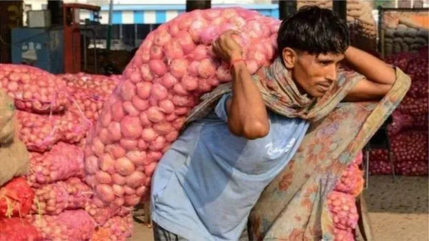 দেশের বাজারে আরও কমতে পারে পেঁয়াজের দাম