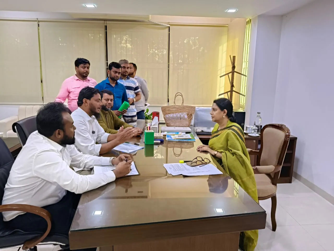 বাউফলে নদীভাঙন রোধে উপদেষ্টার আশ্বাস, ড. মাসুদের উদ্যোগে ফলপ্রসূ বৈঠক