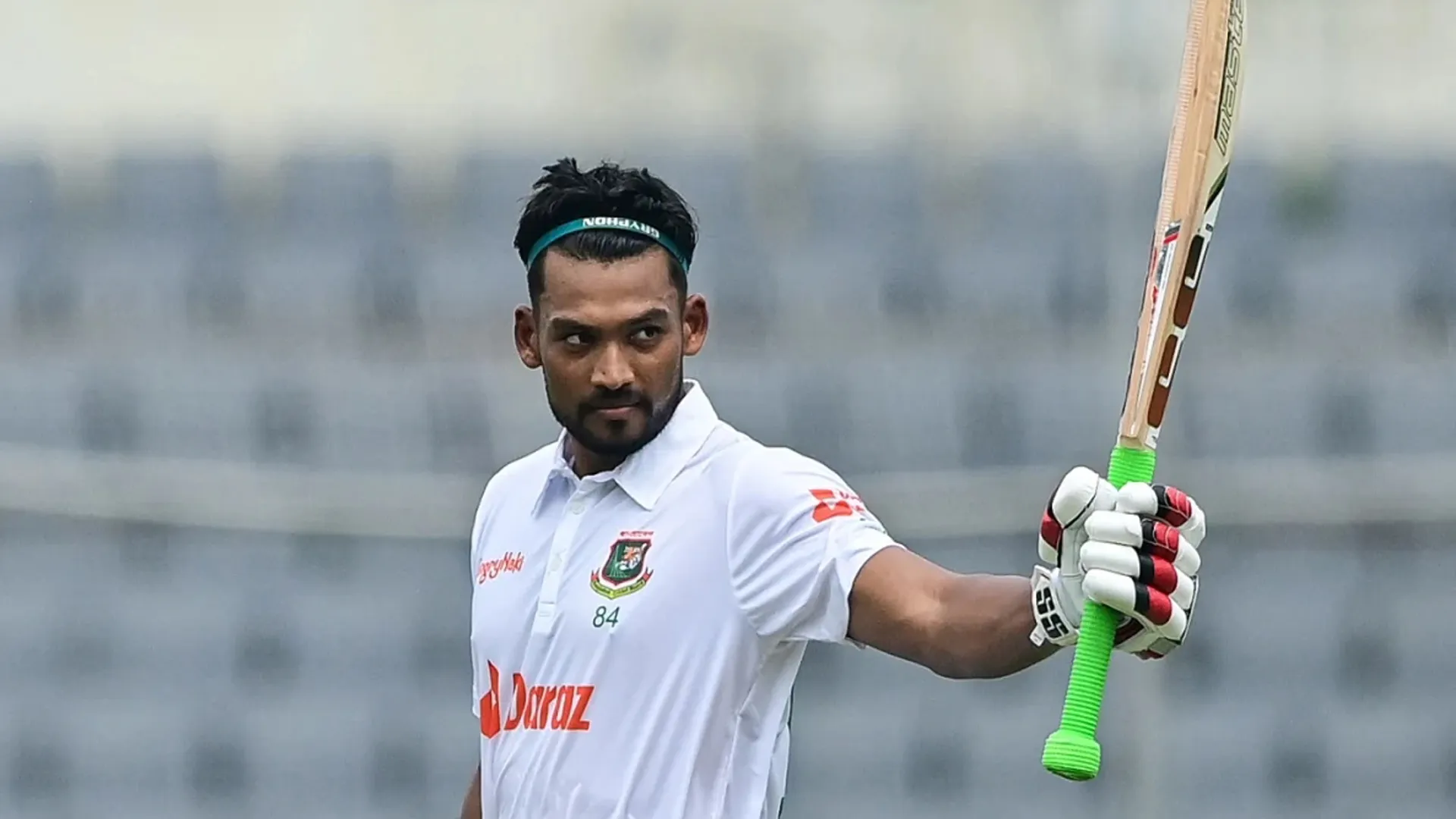 মুমিনুলের রেকর্ডে ভাগ বসালেন শান্ত