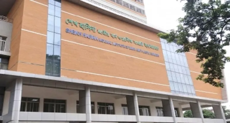 দক্ষিণখানে গ্যাস সিলিন্ডার বিস্ফোরণ, দগ্ধ ৩