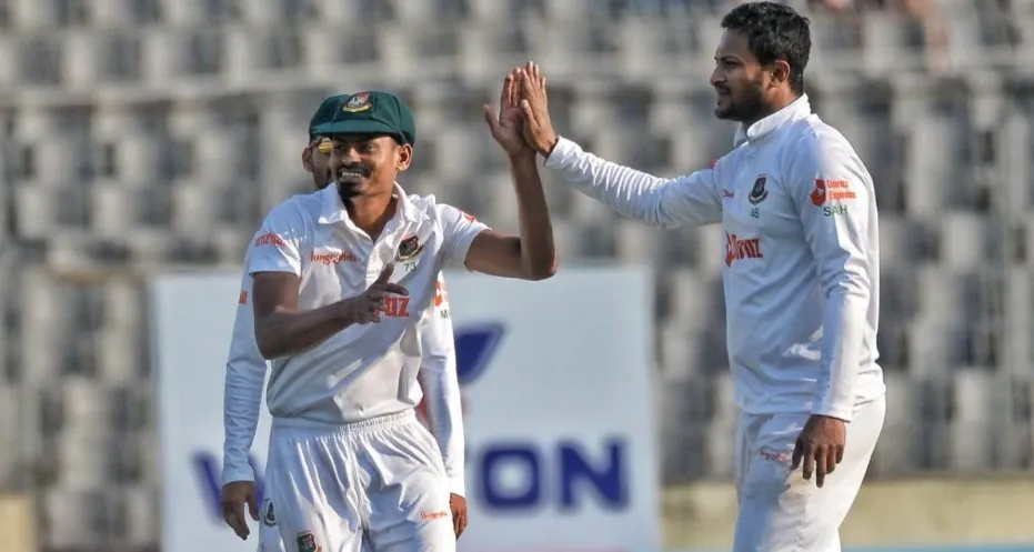 আইয়ারকে সেঞ্চুরি বঞ্চিত করলেন সাকিব