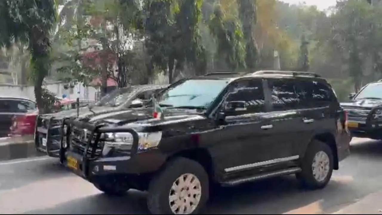 দিল্লির নেতৃত্ব দিতে পদ্মায় বিক্রম মিশ্রি