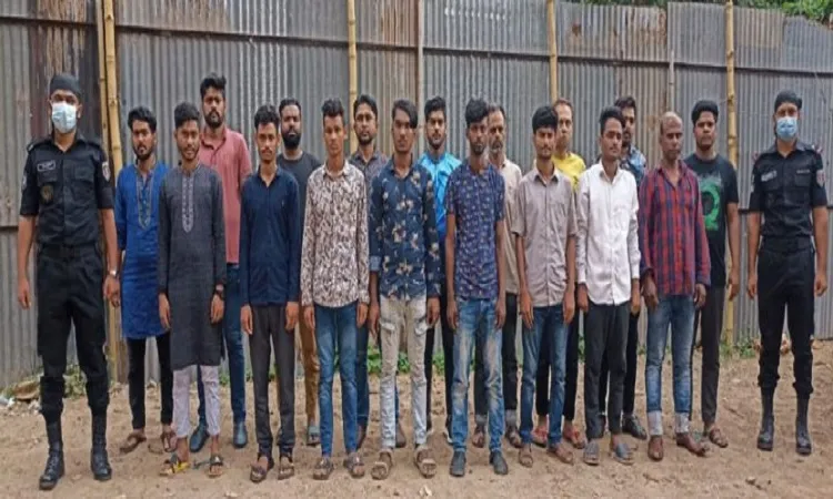 চাঁদাবাজি-ছিনতাইয়ের অভিযোগে গ্রেফতার ৫৩