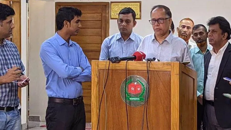 শক্তি দেখিয়ে নির্বাচন হবে না : সিইসি