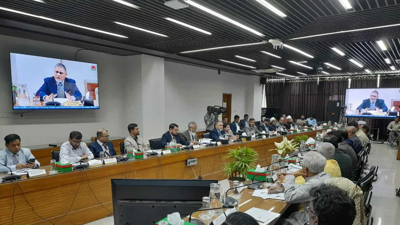 দলগুলো সহযোগিতা না করলে নির্বাচন প্রশ্নবিদ্ধ হওয়ার শঙ্কা সিইসির