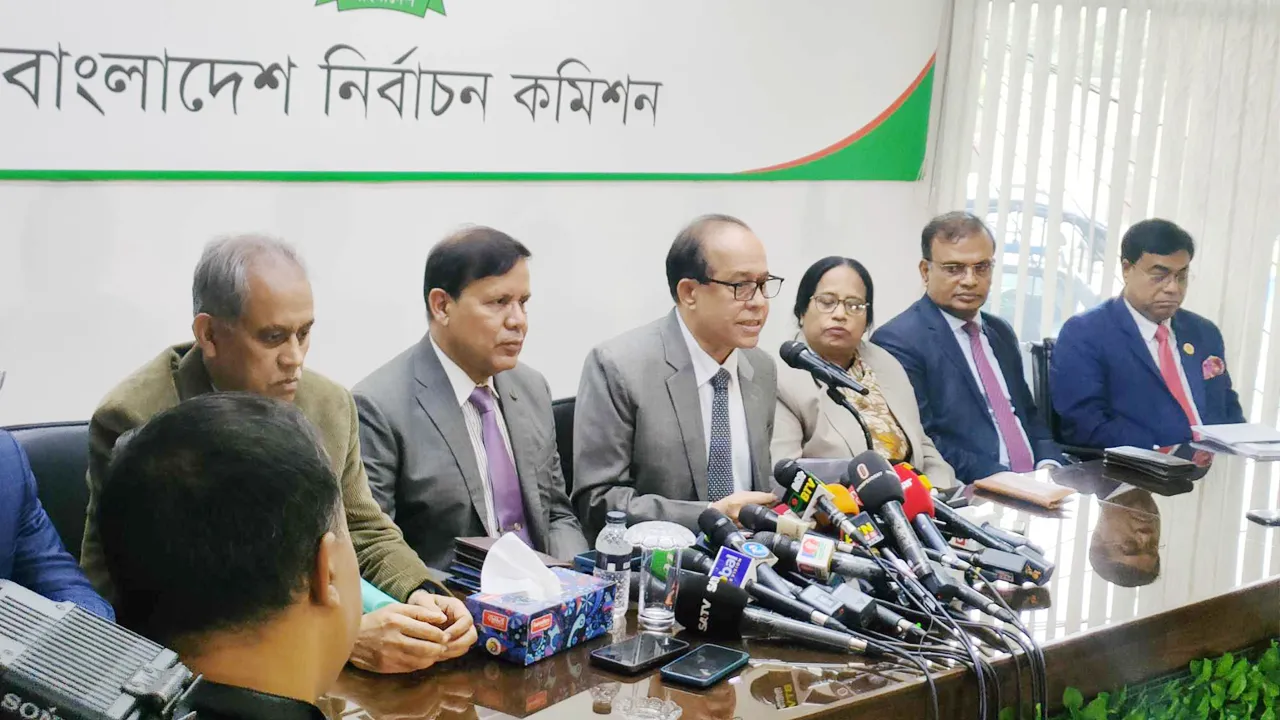 বিএনপি ও সমমনা দলগুলো নির্বাচনে অংশ নিলে খুশি হতাম : সিইসি