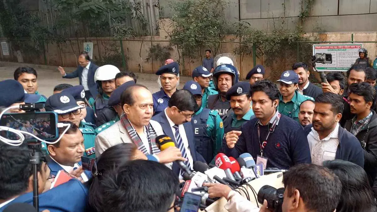 কে ভোট দেবে না দেবে সেটা দেখার দায়িত্ব আমাদের না: সিইসি