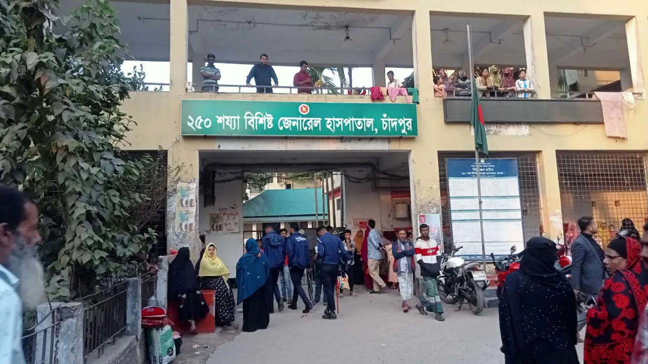 চাঁদপুরে জাহাজে ৫ মরদেহ, হাসপাতালে মারা গেলেন আরও ২ জন