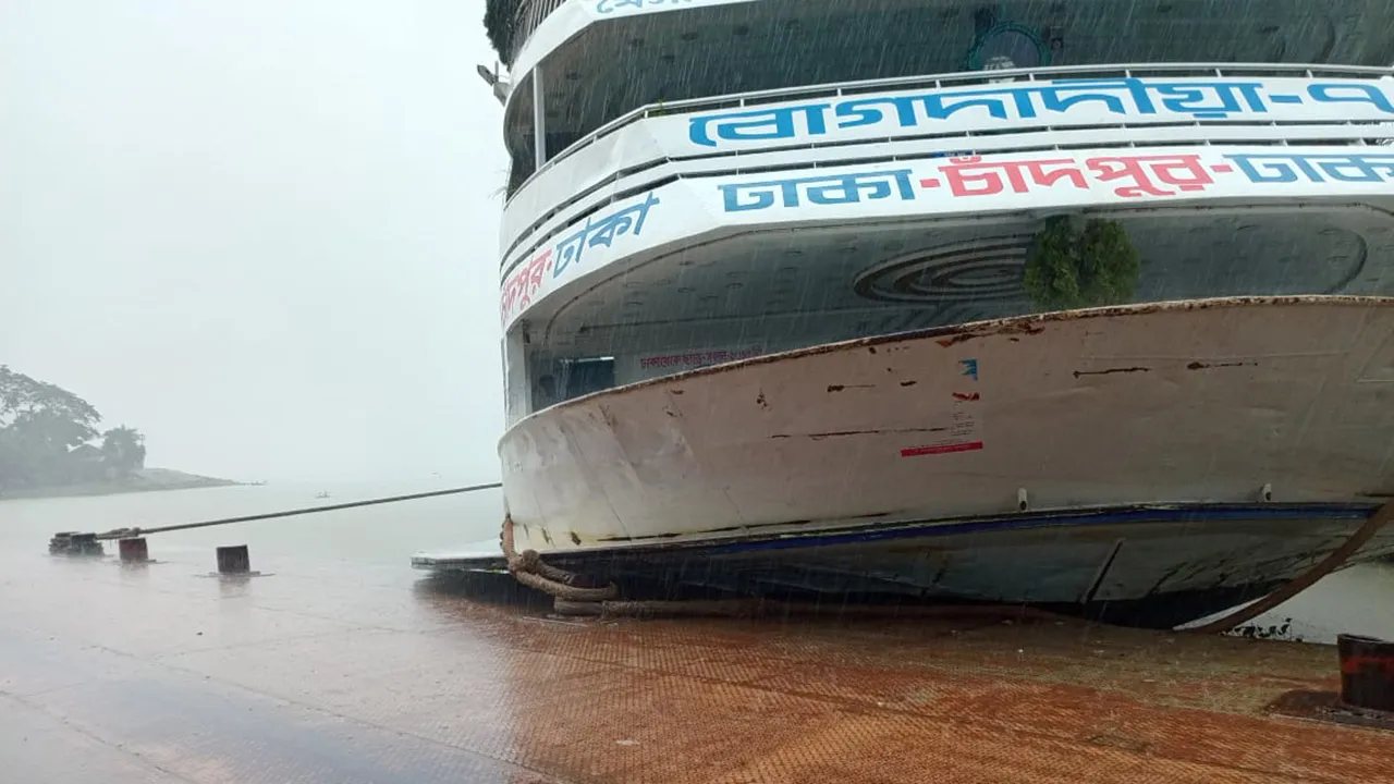 চাঁদপুর থেকে সব রুটে লঞ্চ চলাচল স্বাভাবিক