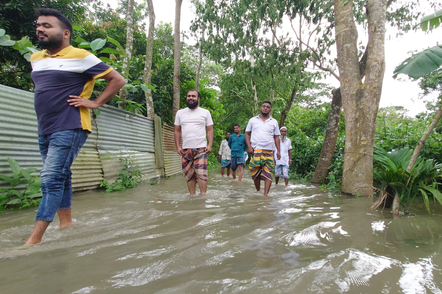 মেঘনার পানি বিপৎসীমার ওপরে, উপকূলীয় অঞ্চল প্লাবিত
