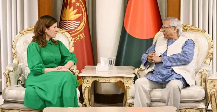 আওয়ামী লীগ নির্বাচনে অংশ নিতে পারবে না : প্রধান উপদেষ্টা