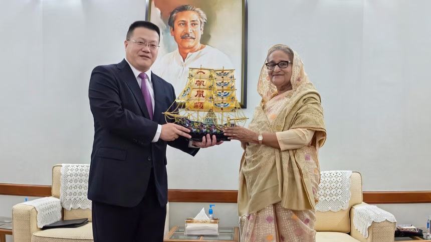 Chinese envoy congratulates Hasina for AL’s win