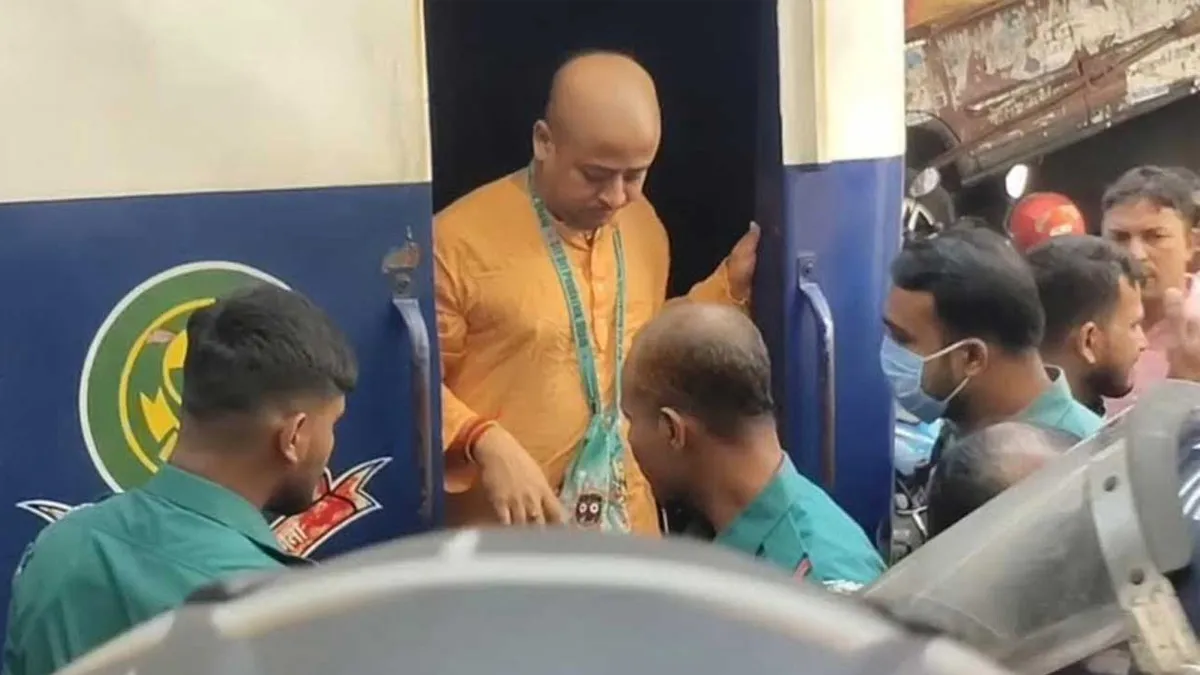 চিন্ময় কৃষ্ণ দাসকে আরো ৪ মামলায় গ্রেফতার দেখানোর আদেশ