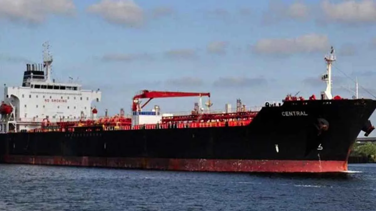 যুদ্ধের পর ২৭ হাজার টন অকটেনের প্রথম জাহাজ এল দেশে