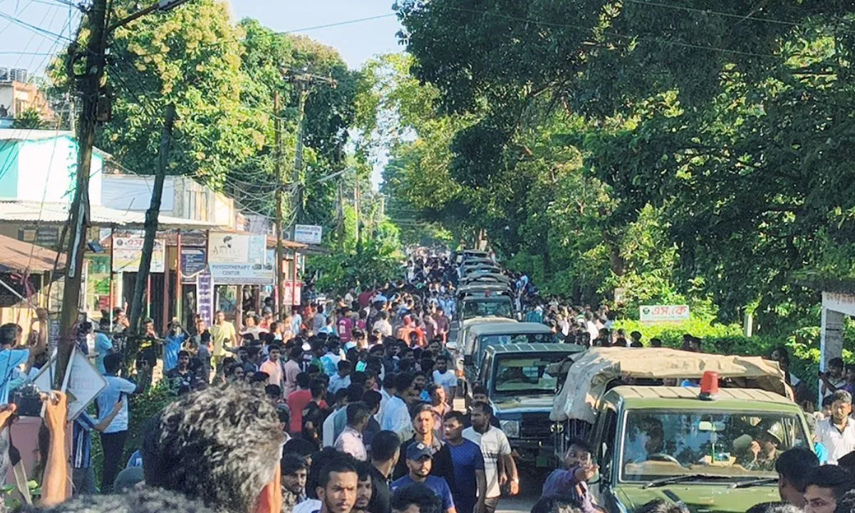 চবি এলাকায় যৌথবাহিনীর অভিযান শুরু