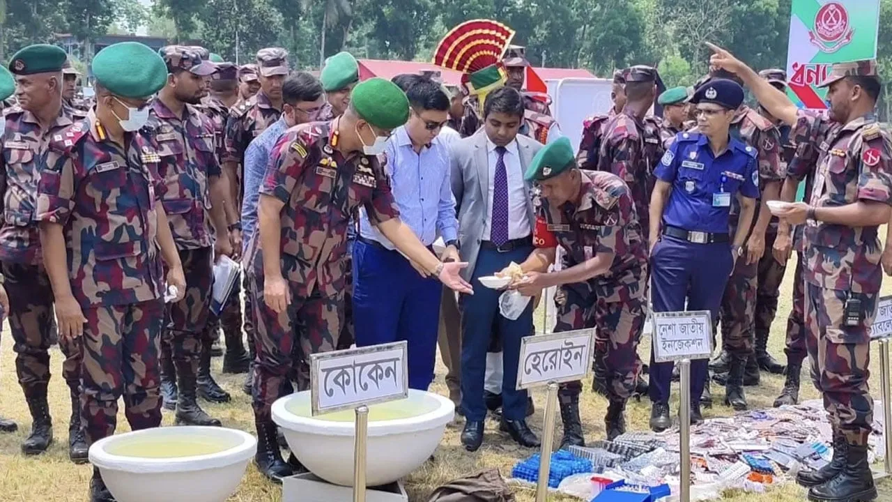৩ কোটি টাকার মাদক ধ্বংস করল বিজিবি