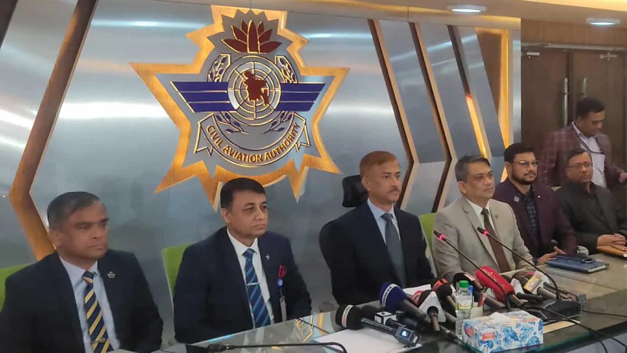 ইমপোর্ট কুরিয়ার সেকশন থেকে আগুনের সূত্রপাত বলে মনে হচ্ছে : বেবিচক চেয়ারম্যান