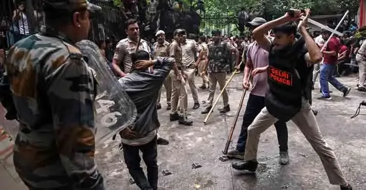 রণক্ষেত্র দিল্লি, বন্ধ ইন্টারনেট